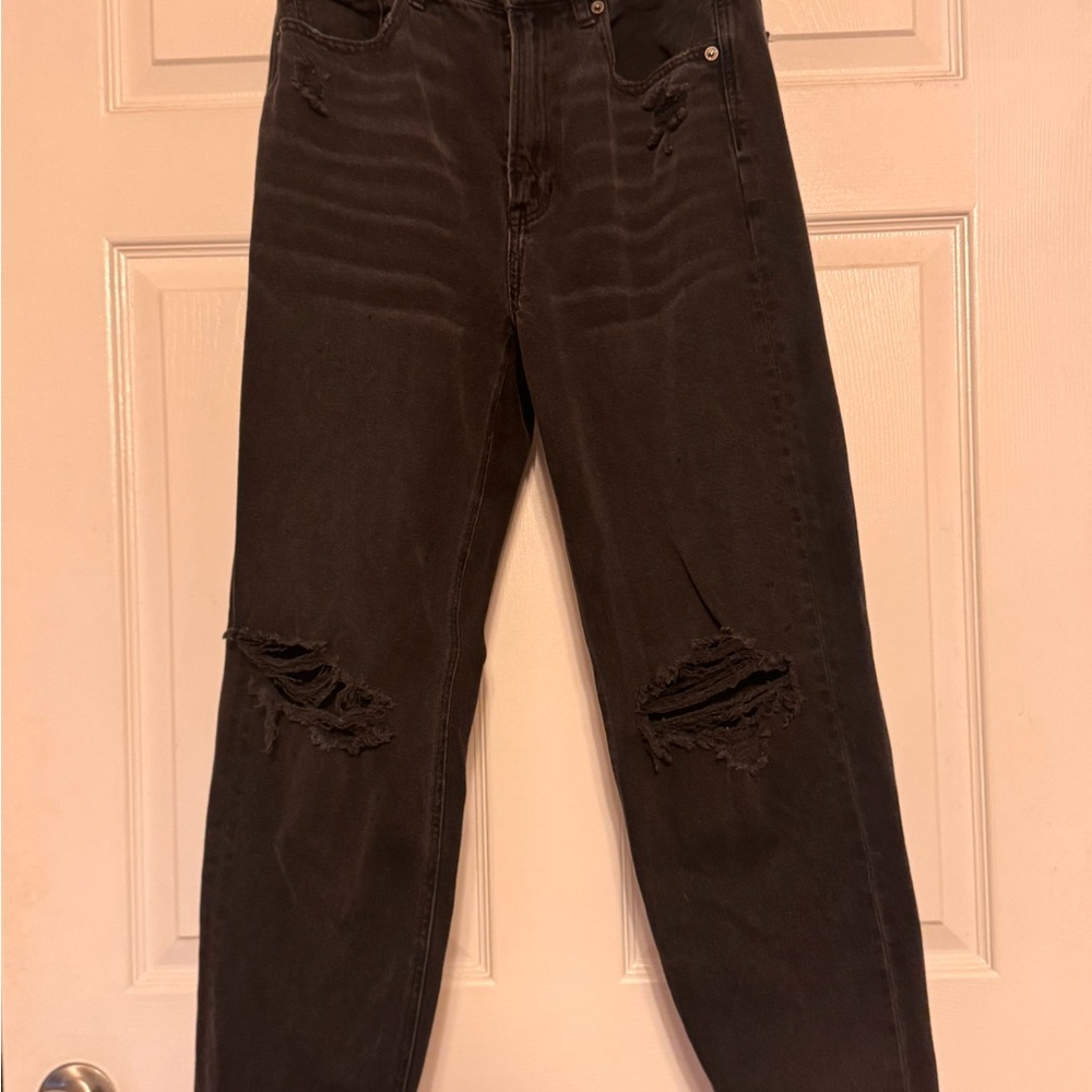 American Eagle Black Ripped Jeans – Women’s Size 6 Regular
